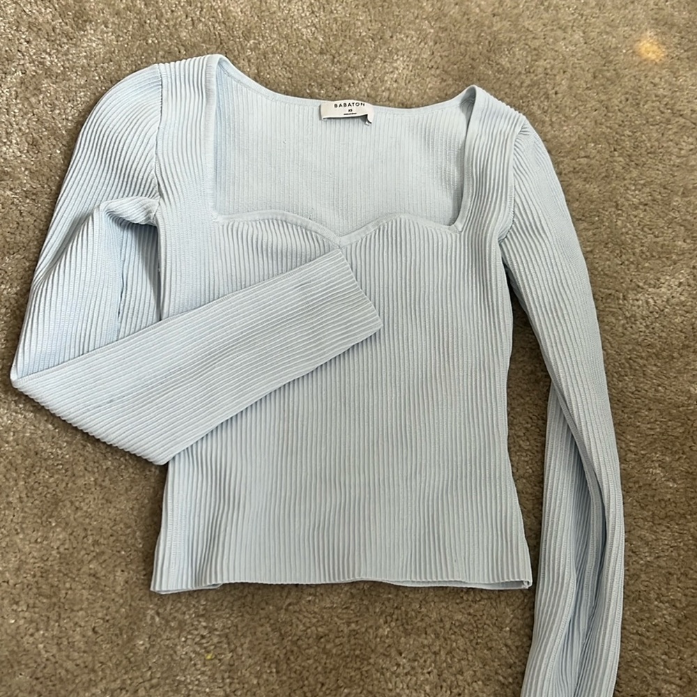 aritzia baby blue babaton xs sweetheart ribbed long sleeve